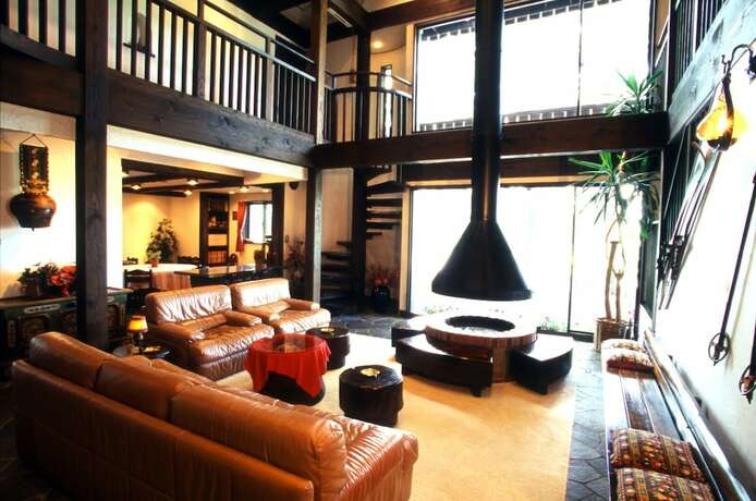 Imagen del bar/restaurante del Hotel Alp Bach Madarao. Foto 5