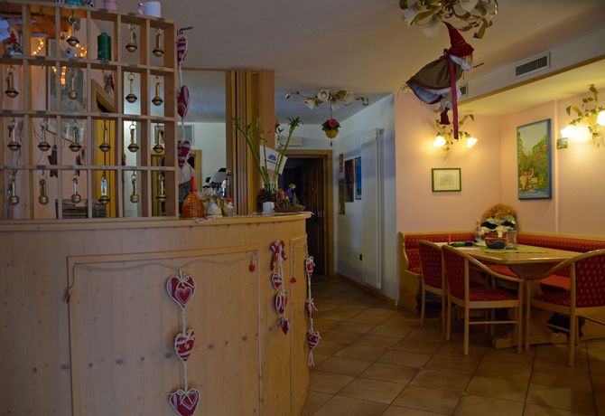 Imagen de la habitación del Hotel Alp Dolomiti. Foto 11