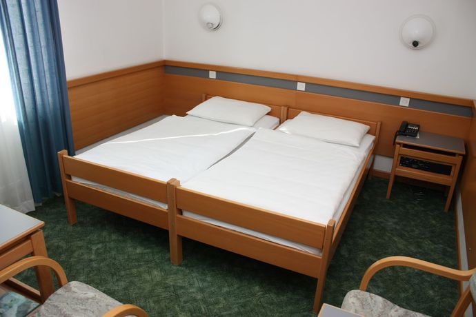 Imagen de la habitación del Hotel Alp. Foto 13