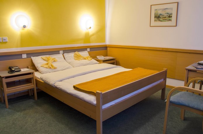 Imagen de la habitación del Hotel Alp. Foto 18