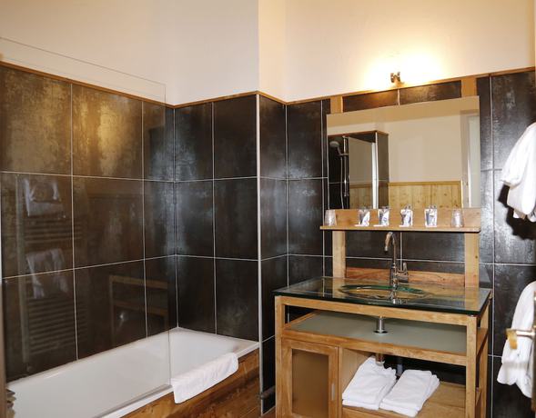 Imagen de la habitación del Hotel Alp'Azur. Foto 8