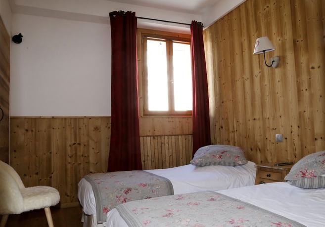 Imagen de la habitación del Hotel Alp'Azur. Foto 9