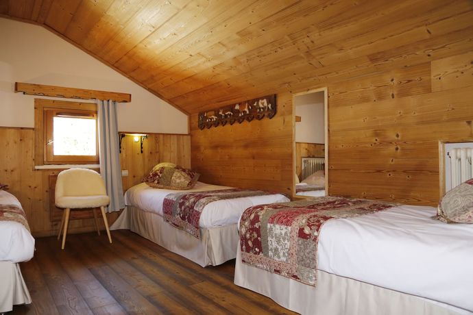 Imagen de la habitación del Hotel Alp'Azur. Foto 12