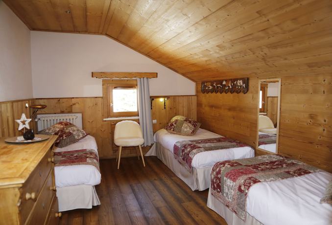 Imagen de la habitación del Hotel Alp'Azur. Foto 16