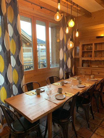 Imagen del bar/restaurante del Hotel Alp'Azur. Foto 3