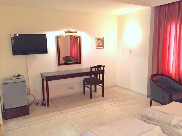 Imagen de la habitación del Hotel Alpana. Foto 15