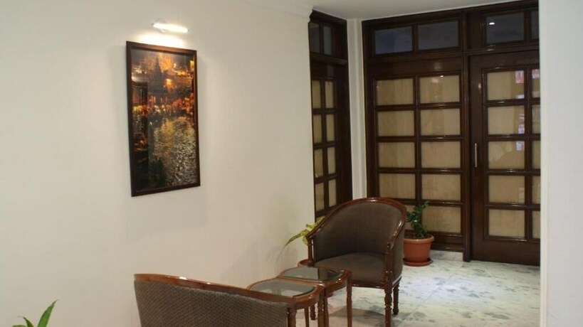 Imagen de los interiores del Hotel Alpana. Foto 30
