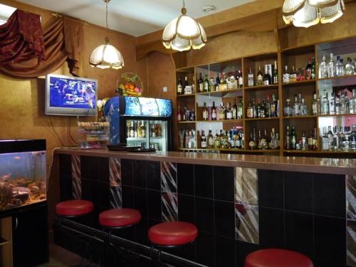 Imagen del bar/restaurante del Hotel Alpari. Foto 2