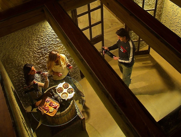 Imagen del bar/restaurante del Hotel Alpasion Lodge. Foto 4