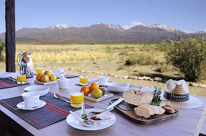 Imagen del bar/restaurante del Hotel Alpasion Lodge. Foto 5