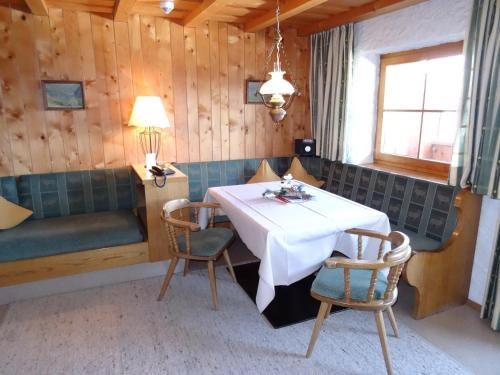 Imagen de la habitación del Hotel Alpe Dornach. Foto 10