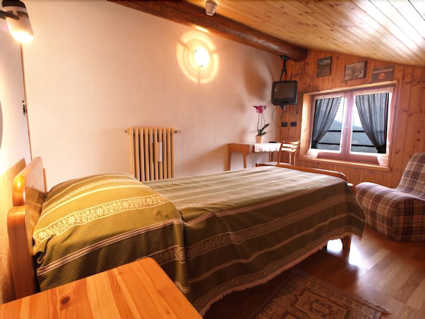 Imagen de la habitación del Hotel Alpe Fleurie, Ayas. Foto 13