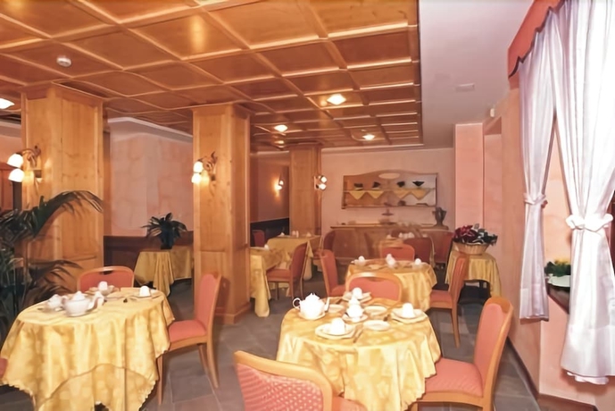 Imagen del bar/restaurante del Hotel Alpechiara. Foto 4