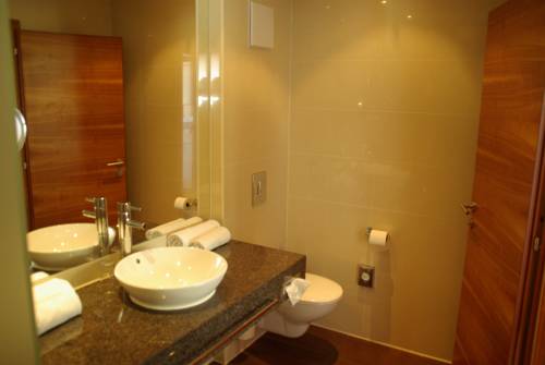 Imagen de la habitación del Hotel Alpen Adria and Spa. Foto 16