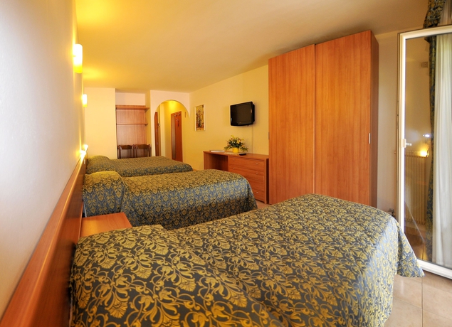 Imagen de la habitación del Hotel Alpen, Andalo. Foto 7
