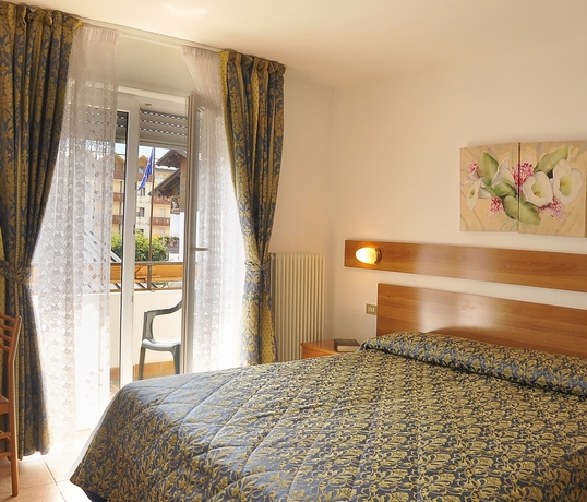 Imagen de la habitación del Hotel Alpen, Andalo. Foto 10