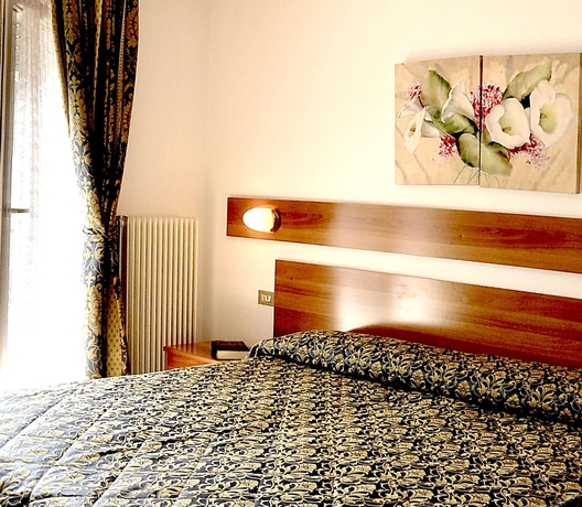 Imagen de la habitación del Hotel Alpen, Andalo. Foto 12