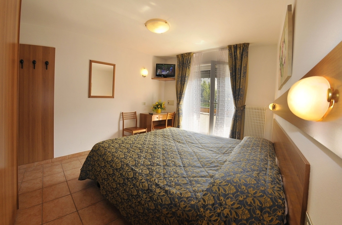 Imagen de la habitación del Hotel Alpen, Andalo. Foto 14