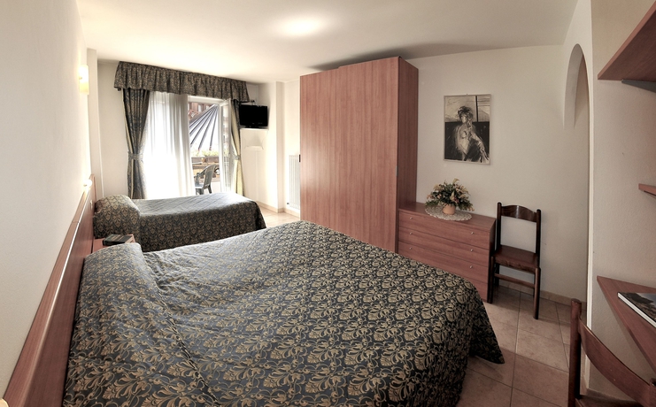 Imagen de la habitación del Hotel Alpen, Andalo. Foto 15
