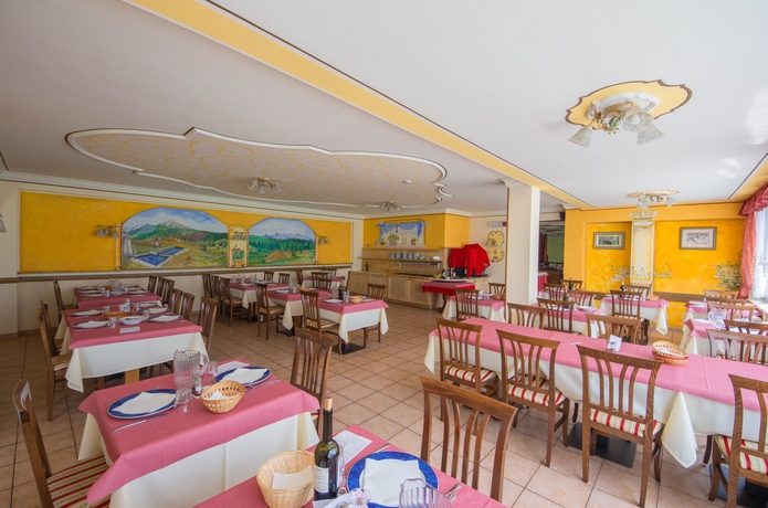 Imagen del bar/restaurante del Hotel Alpen, Andalo. Foto 4