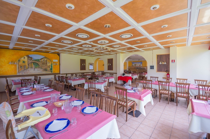Imagen del bar/restaurante del Hotel Alpen, Andalo. Foto 5