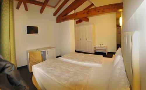 Imagen de la habitación del Hotel Alpen Eghel. Foto 6