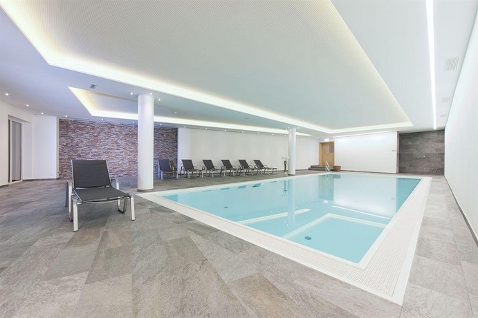 Imagen de la piscina del Hotel Alpen Gl&uuml;ck Kirchberger Hof. Foto 11