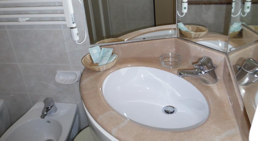 Imagen general del Hotel Alpen, Rimini. Foto 6