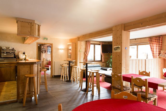 Imagen del bar/restaurante del Hotel Alpen Roc, Morzine. Foto 8