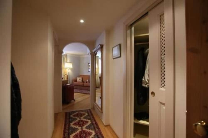 Imagen de la habitación del Hotel Alpen Suite. Foto 13