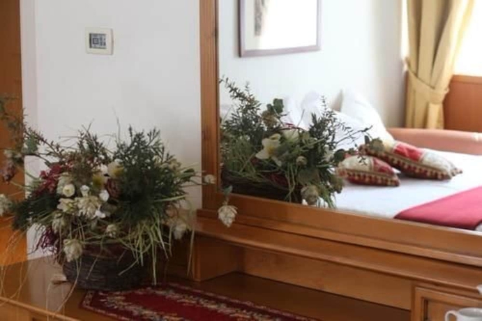 Imagen de la habitación del Hotel Alpen Suite. Foto 14