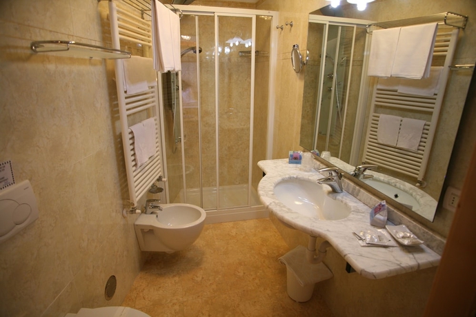 Imagen de la habitación del Hotel Alpen Vidi. Foto 14