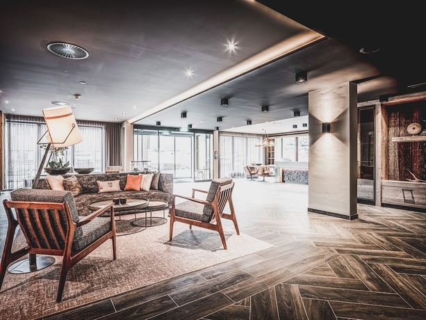 Imagen de los interiores del Hotel AlpenParks and Apartment Arlberg Warth. Foto 15
