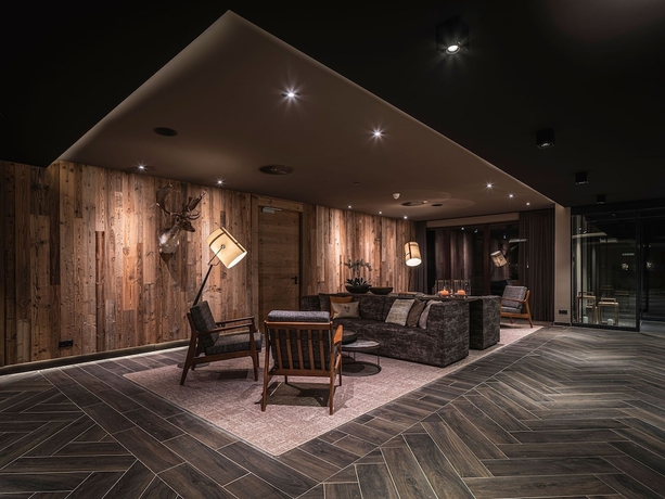 Imagen de los interiores del Hotel AlpenParks and Apartment Arlberg Warth. Foto 17