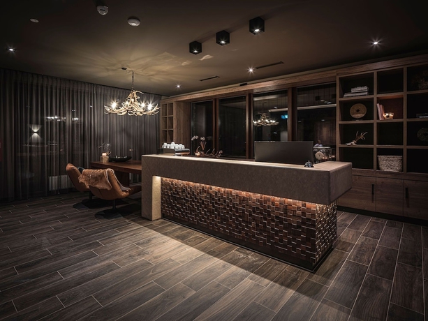 Imagen de los interiores del Hotel AlpenParks and Apartment Arlberg Warth. Foto 18