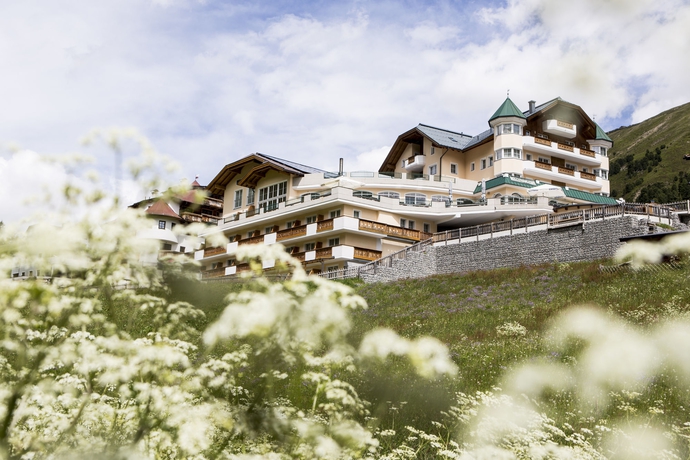 Imagen de los exteriores del Hotel Alpenaussicht. Foto 14