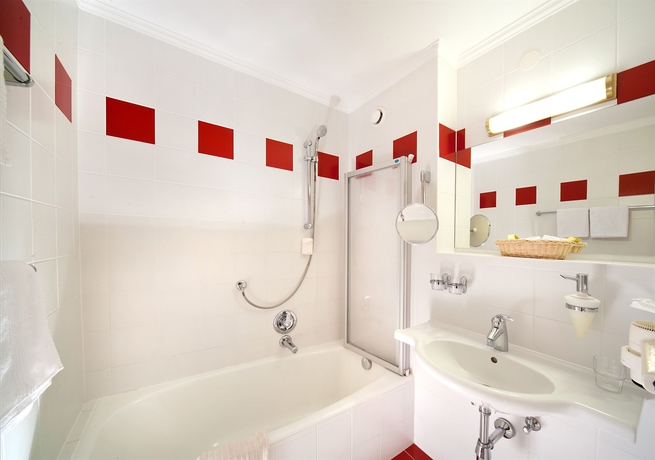 Imagen de la habitación del Hotel Alpenbad Hohenhaus. Foto 11