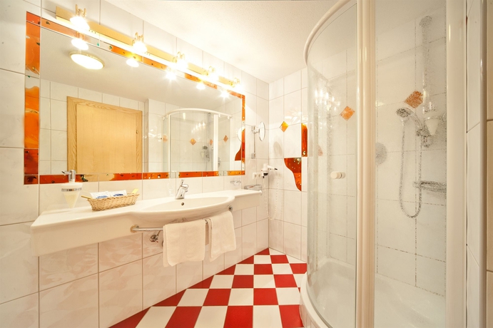 Imagen de la habitación del Hotel Alpenbad Hohenhaus. Foto 16