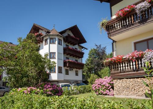Imagen general del Hotel Alpenblick Attersee-Seiringer KG. Foto 1