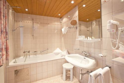 Imagen de la habitación del Hotel Alpenblick, Langenfeld. Foto 12