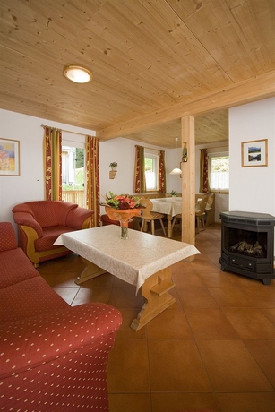 Imagen de los interiores del Hotel Alpendorf Dachstein West. Foto 13