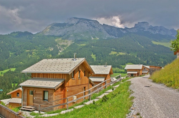 Imagen de los exteriores del Hotel Alpendorf Dachstein West. Foto 10