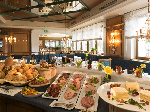 Imagen del bar/restaurante del Hotel Alpendorf. Foto 5