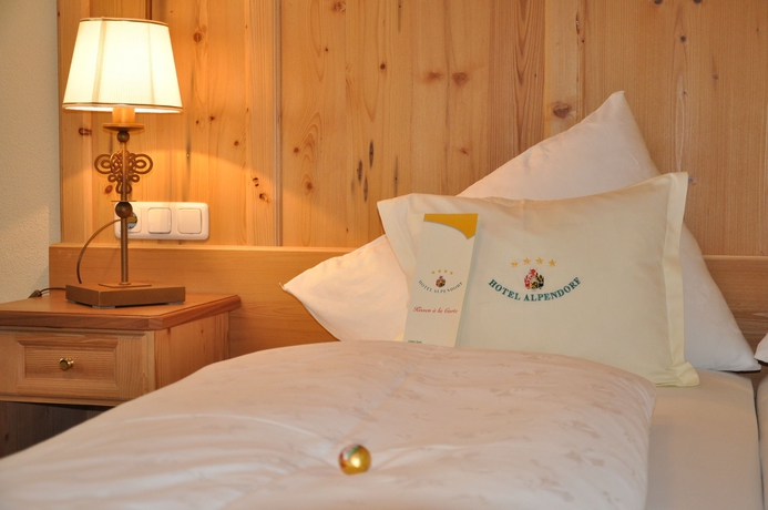 Imagen de la habitación del Hotel Alpendorf. Foto 11
