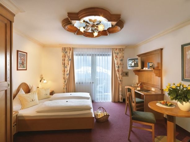 Imagen de la habitación del Hotel Alpendorf. Foto 14