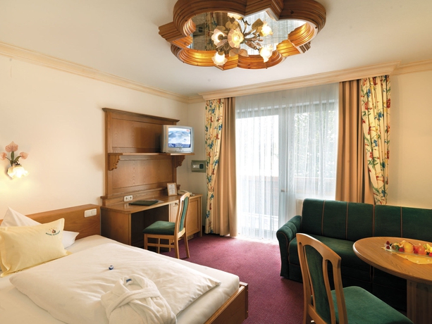 Imagen de la habitación del Hotel Alpendorf. Foto 15