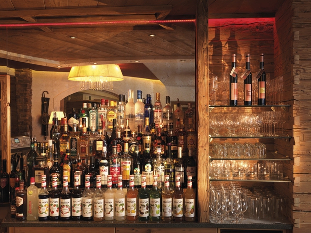 Imagen del bar/restaurante del Hotel Alpendorf. Foto 9