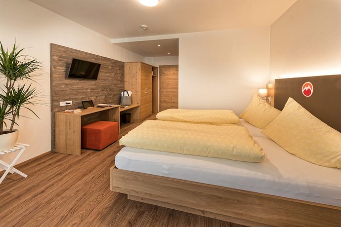 Imagen de la habitación del Hotel Alpenfeuer Montafon. Foto 5