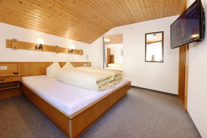 Imagen de la habitación del Hotel Alpenfeuer Montafon. Foto 10