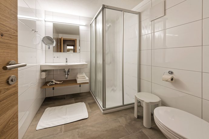 Imagen de la habitación del Hotel Alpenfeuer Montafon. Foto 14